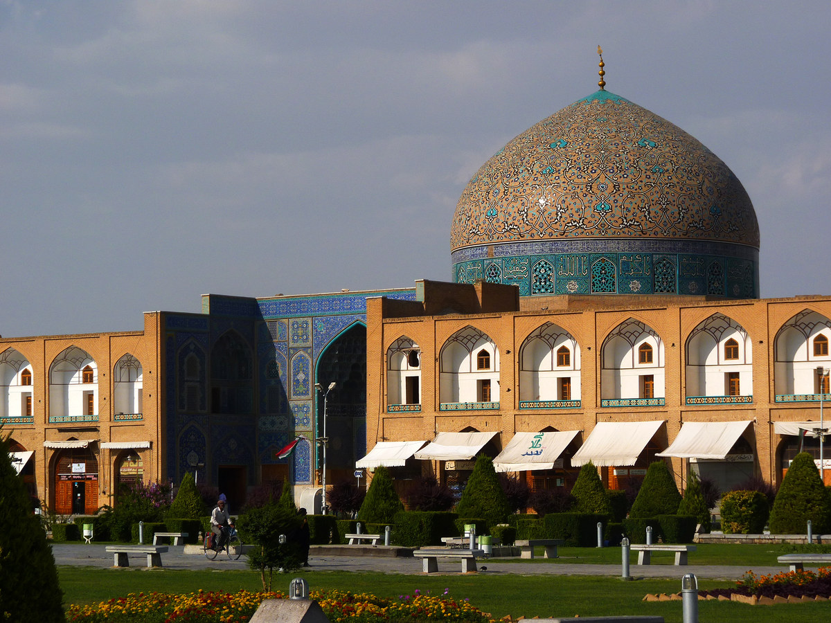 گفت وگوی معماران عصر صفوی درباره ساخت مسجد و تنظیم قبله