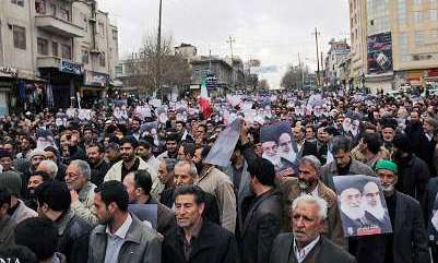 "لبیک یا محمد(ص )" در بوشهر طنین انداز شد/ راهپیمایی با شکوه مردم استان در اعتراض اهانت به پیامبر اکرم(ص)