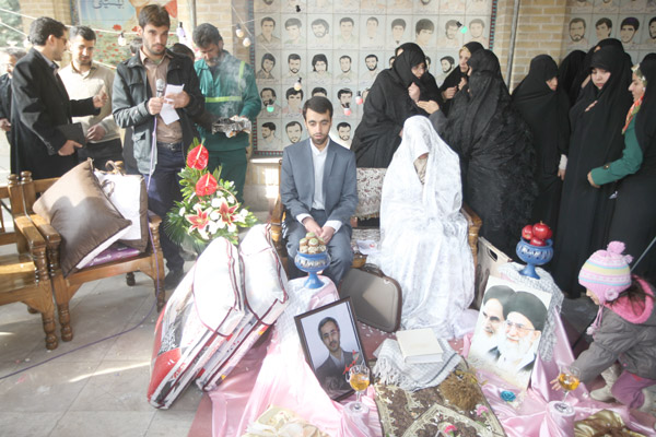 گزارش تصویری از مراسم عقد زوج دانشجو در مسجد دانشگاه شهید بهشتی