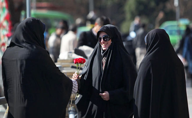 ۸۰۰ گل بردستان بانوان زهرايي بهشهري بوسه مي زنند