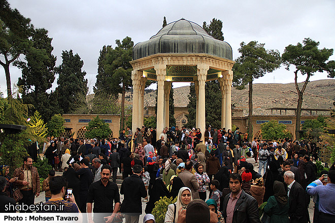 نزدیک به ۲ میلیون نفر از اماکن گردشگری فارس بازدید کردند/ حافظیه همچنان در صدر بازدیدهای نوروزی