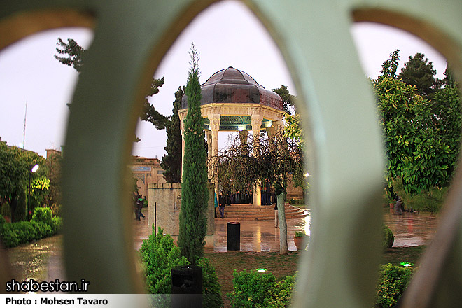 حافظ نماینده خردِ جمعیِ جهانست 