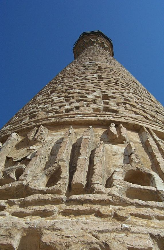 گلدسته مناره مسجد جامع سمنان مرمت شد