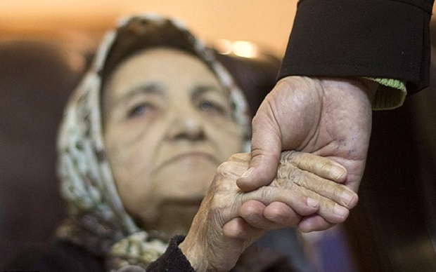 پدر و مادرشايسته ترين انسانها برای احترام و قدردانی/۱۴۴ سالمند در مراکز شبانه روزی سالمندان گلستان