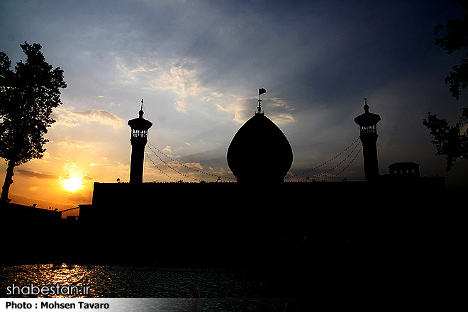 تجمع عزاداران در روز شهادت امام کاظم (ع) در حرم مطهر حضرت شاهچراغ (ع)