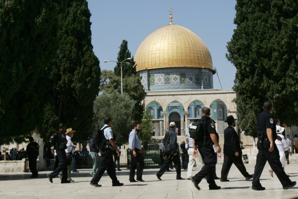 شهرک نشینان صهیونیستی با فریاد«الله اکبر» فلسطینیها از مسجدالاقصی پا به فرار گذاشتند