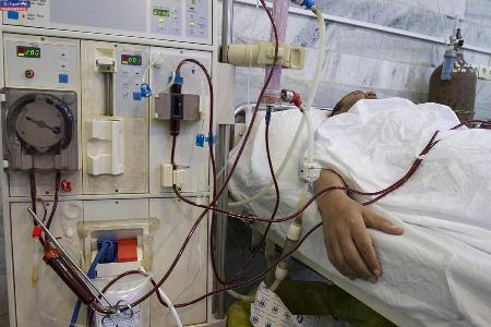 اهدای ۱۰ دستگاه دیالیز توسط خیرین به بیمارستان امام خمینی (ره)