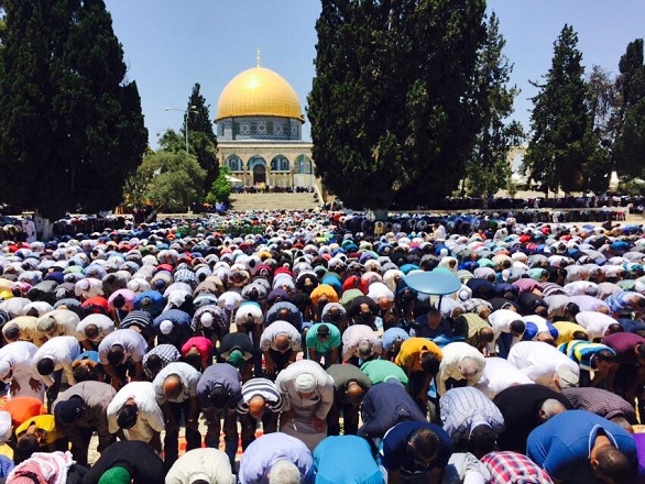 اقامه نماز ۲۵۰ هزار فلسطینی در مسجدالاقصی+تصاویر