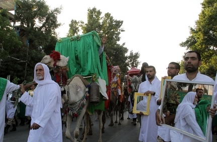  اجرای نمایش تاریخی ورود علی بن موسی الرضا(علیه السلام) به نیشابور در روستای کشکو