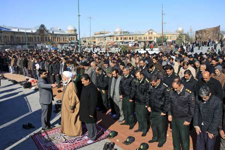 برگزاری نماز ظهر عاشورا در گلزار شهدای قزوین