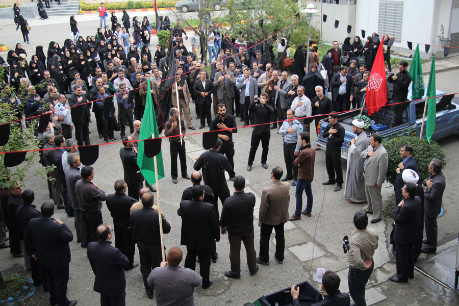 حرکت دسته عزاداری حسینی در دانشگاه آزاد اسلامی رشت