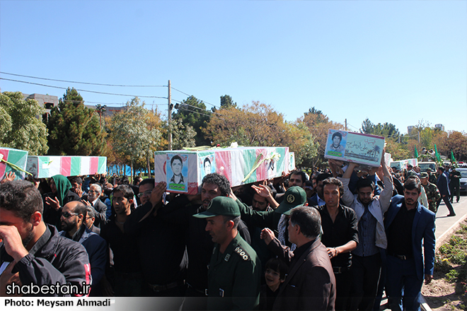 پیکر پاک و مطهر سه شهید دوران دفاع مقدس در کرمان تشییع شد