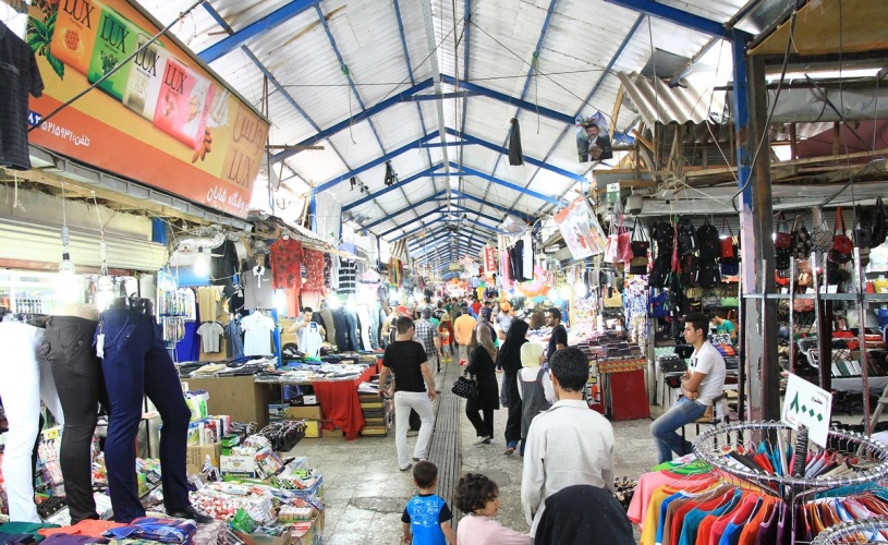 بازاریان در نامگذاری مغازه ها از القاب و واژه های فارسی استفاده کنند 