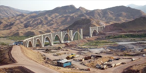 توسعه روابط اقتصادی با گسترش خطوط ریلی/همکاری با قزاقستان