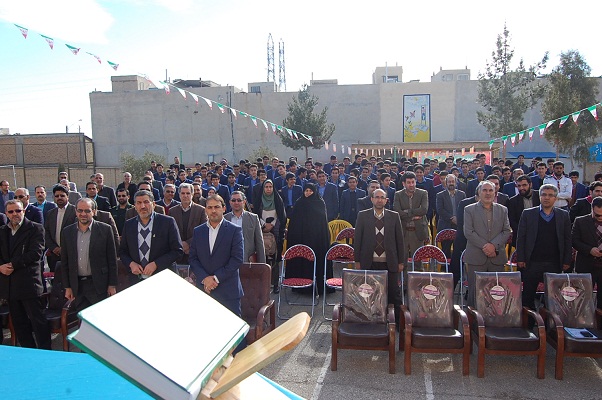 زنگ انقلاب در دبیرستان سعادت سمنان نواخته شد