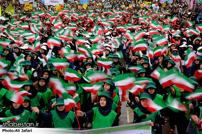 راهپیمایی ۲۲ بهمن در چهارمحال و بختیاری آغاز شد