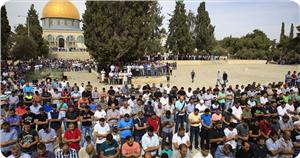 اقامه نماز جمعه ۶۰ هزار فلسطینی در مسجدالاقصی