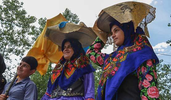 برگزاری جشنواره آیین های نوروزی در بندر آستارا