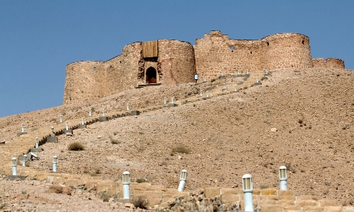 بازدید ۱۵۰۰ گردشگر از  قلعه جلال‌الدین گرمه