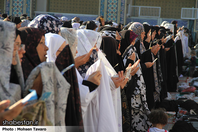 اقامه نماز عیدفطر با حضور۴۰هزار نمازگزار در مصلای همدان