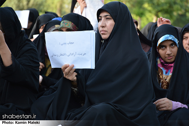 گردهمایی عفاف وحجاب و مدافعان حریم خانواده در دشتی برگزار شد