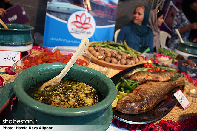 برگزاری دومین جشنواره غذاهای محلی و شیرینی های سنتی در بندر آستارا 