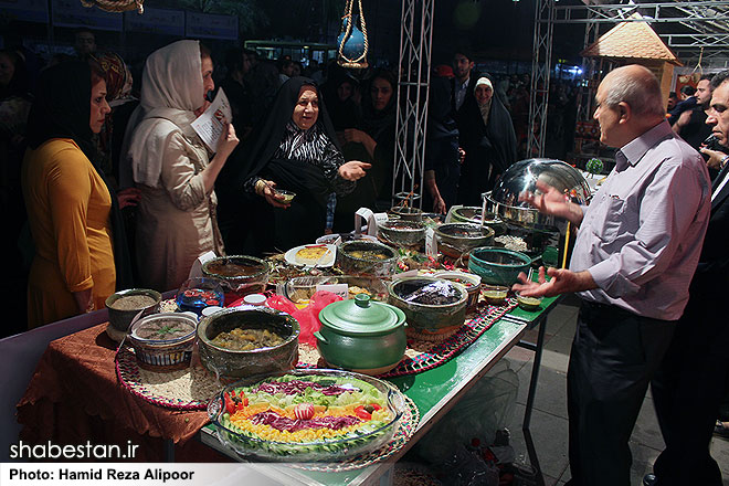 جشنواره بزرگ غذای محلی در روستای سیاه اسطلخ برگزارشد