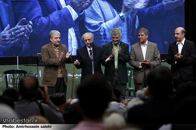 اولین سینمادار قدیمی که در جشن خانه سینما تقدیر شد