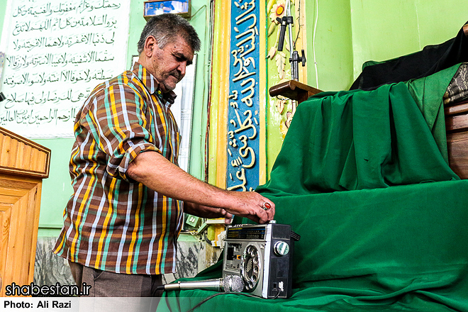 خانوادگی به مسجد خدمت می‌کنیم