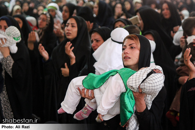 همنوا با لالایی رباب؛ مادران بجنوردی کودکانشان را نذر علی‌اصغر(ع) کردند