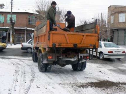 ذخیره سازی ۸ هزار تن ماسه و نمک در طرح زمستانی ملایر