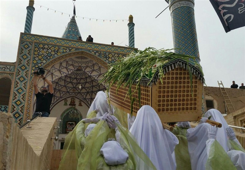 مراسم آئینی «گلباران خورشید» در روستای یزدل برگزار می شود  