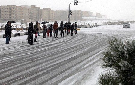 بارش برف در آذربایجان غربی مدارس را به تعطیلی کشاند