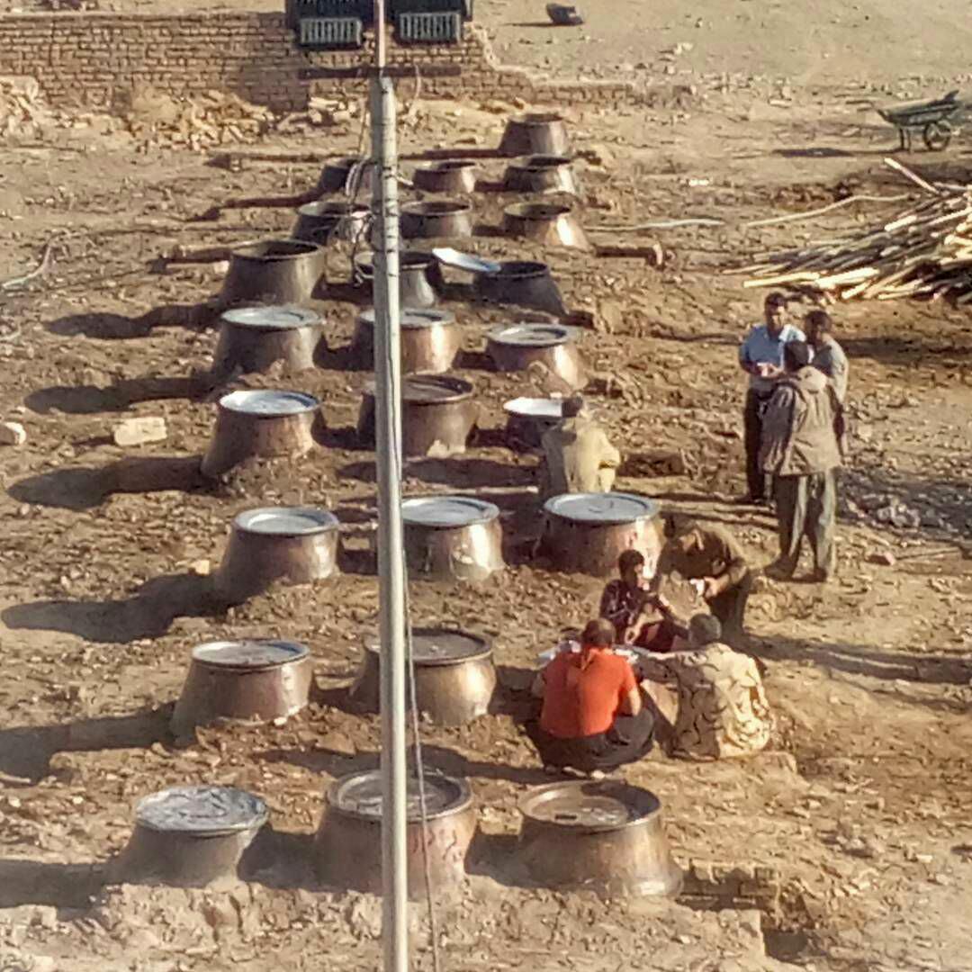 پخت ۲۰ تن حلیم نذری در روستای یزدل آران و بیدگل