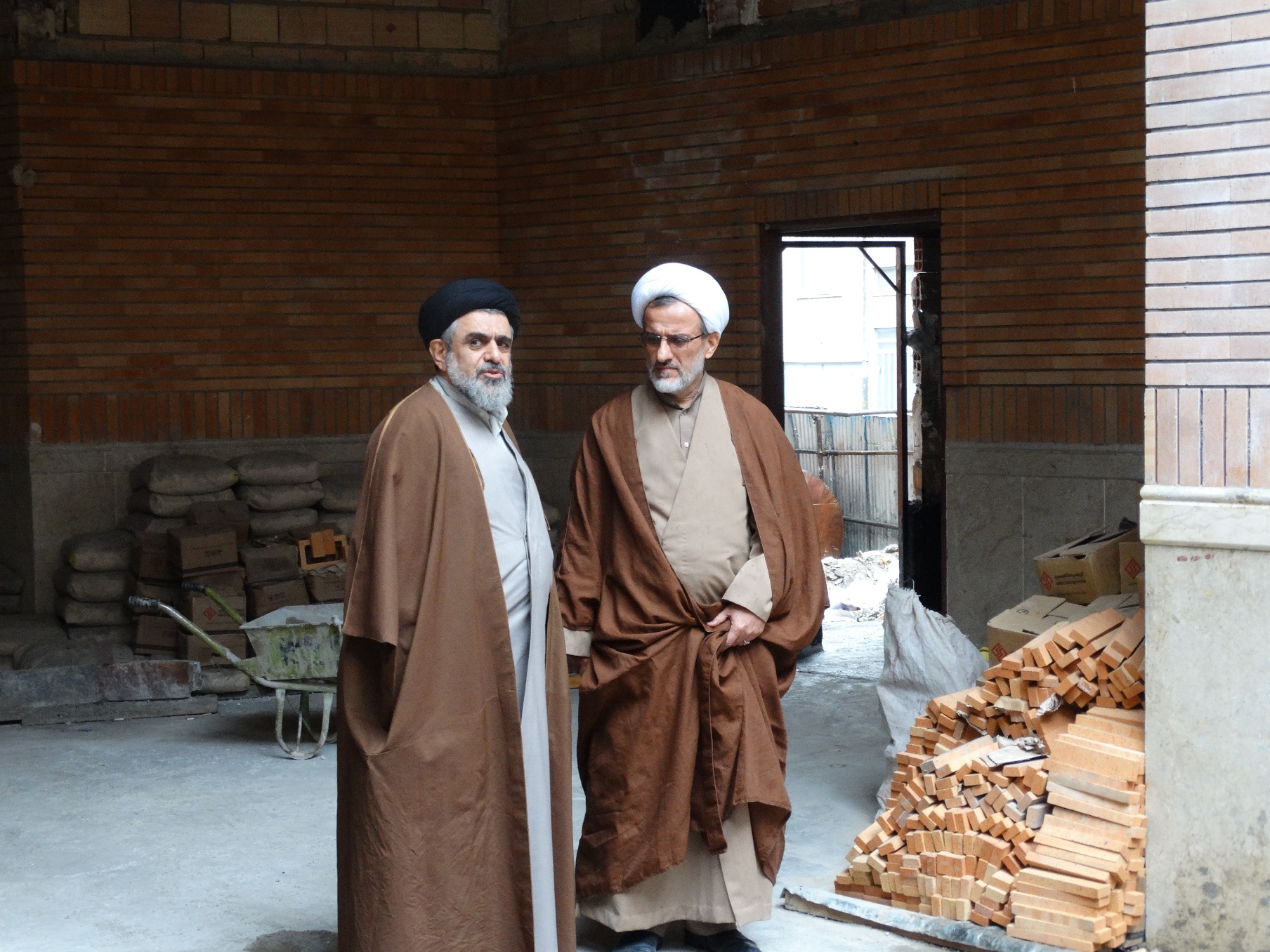 بازدید مدیر ناحیه شهید مصطفی خمینی از مراحل ساخت مسجد امام هادی (ع) + تصویر