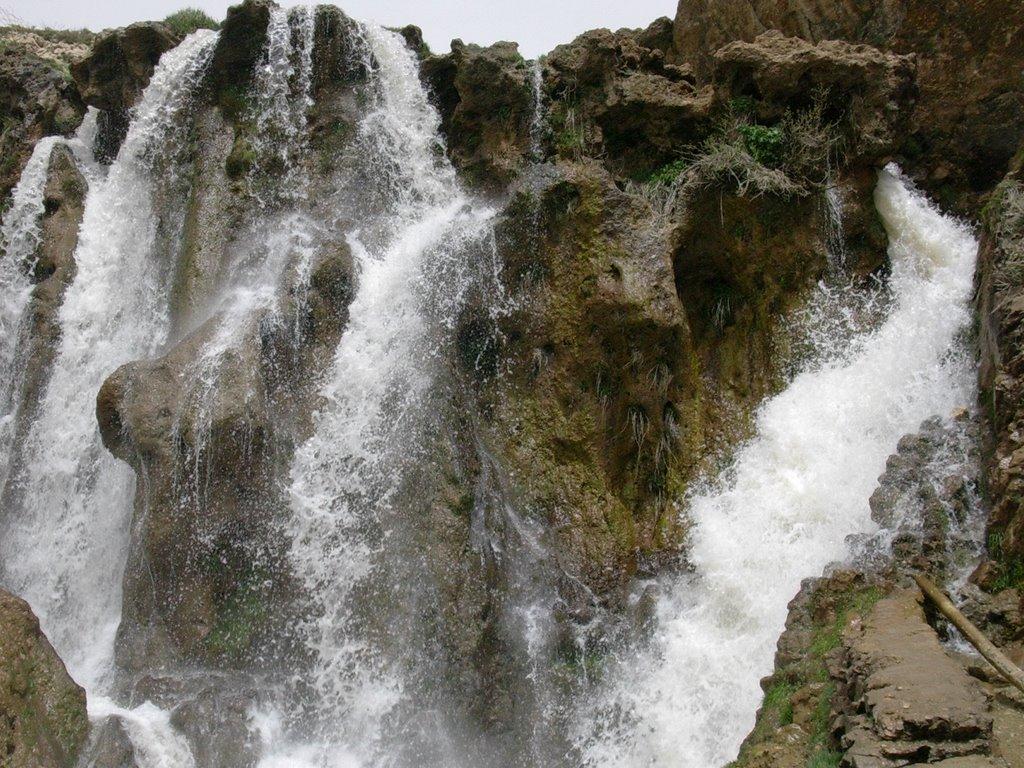 جاذبه های دیدنی چهارمحال و بختیاری مسافران نوروزی زیادی را جذب خود کرده است