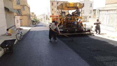 قریب به ۵۰۰ هزار متر مربع از محلات و معابر  سنندج بهسازی وآسفالت می شود