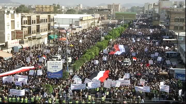 تظاهرات گسترده یمنی ها علیه تجاوز عربستان