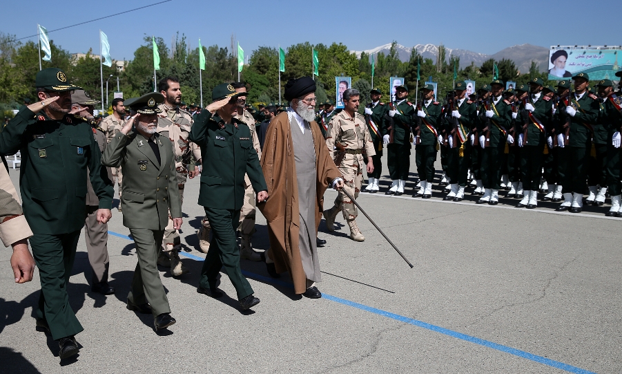 برگزاری مراسم دانش‌آموختگی دانشجویان دانشگاه امام حسین(ع) با حضور فرمانده معظم کل قوا