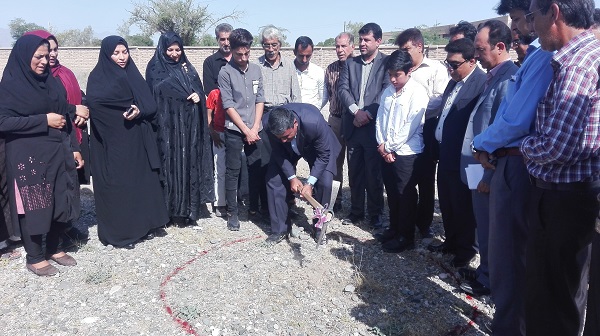 آئین کلنگ زنی مدرسه ۳ کلاسه مرحوم محسن بلوچ برگزار شد