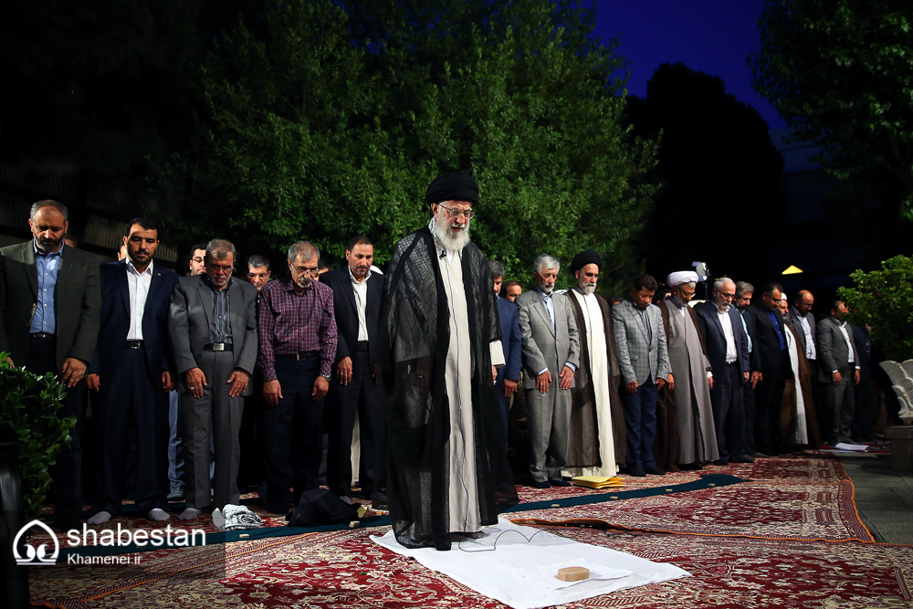 دیدار جمعی از شاعران و اهالی فرهنگ و ادب با رهبر انقلاب