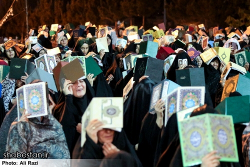 لیله القدر؛ شب بندگی/ تمنای مقدرات نیک عابدان از معبود