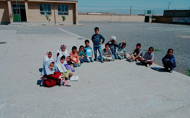 ۲۰کیلومتری مرزافغانستان تا جشنواره نامه ای به امام رضا(ع)/  دانش آموزان تربت جامی درانتظار آستان بوسی ضامن آهو