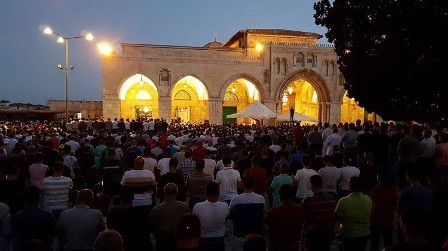 اقامه نماز مغرب فلسطینی‌ها در مسجدالاقصی + تصاویر