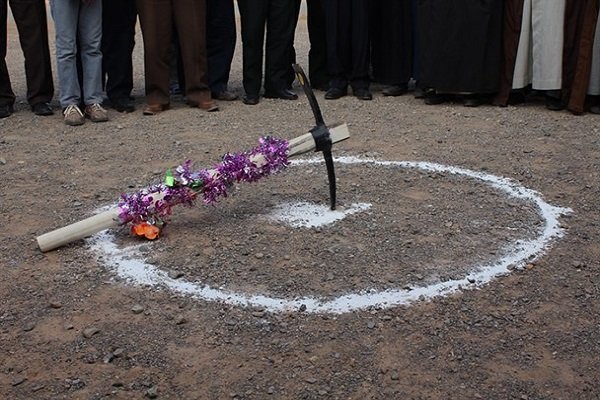 آغاز عملیات اجرایی مدرسه ۳ کلاسه  روستای سلطان آباد رخ 