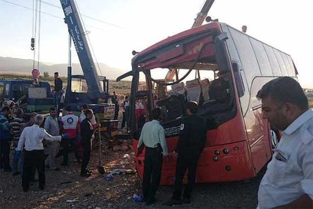 ۳۰ مصدوم و ۷ کشته در تصادف بامداد امروز(چهارشنبه) دو اتوبوس در جاده اسلام آباد غرب  