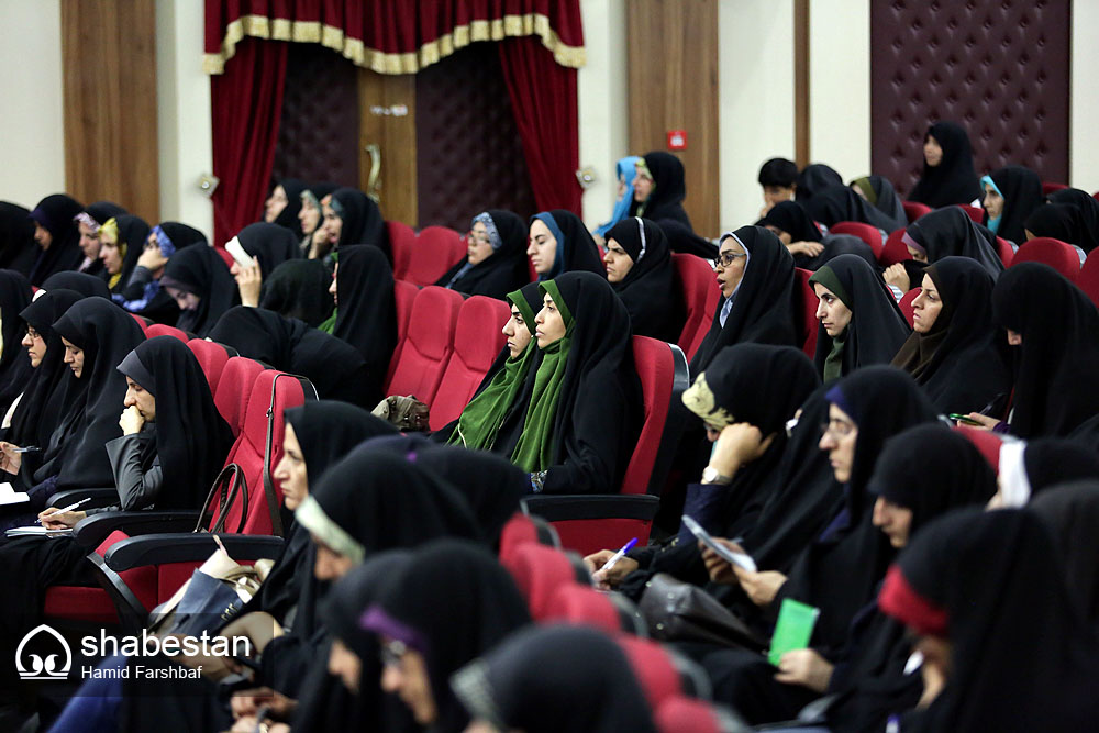 تولید سرود «زن انقلابی» توسط واحد خواهران دبیرخانه کانون های مساجد اصفهان