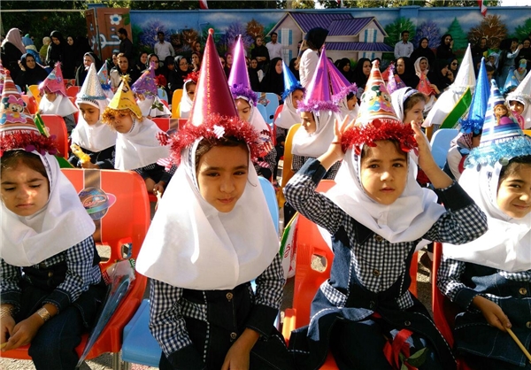 ۱۵ هزار کلاس اولی با برگزاری جشن شکوفه ها روانه کلاس درس شدند