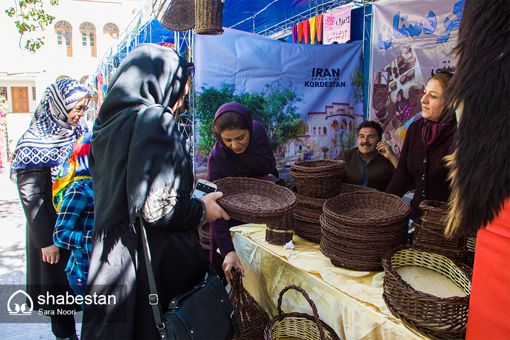 ۱۹ غرفه صنایع دستی بشرویه پیش روی مسافران نوروزی