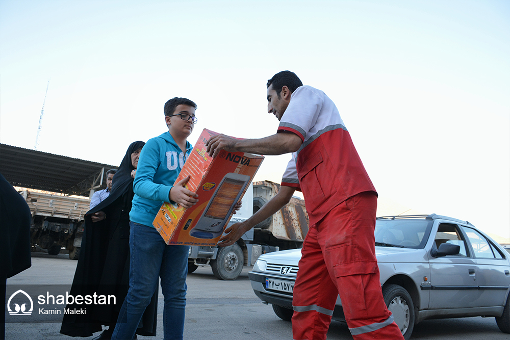 جمع آوری کمک ها در جمعیت هلال احمر و بیمارستان ۵۲۰ ارتش 